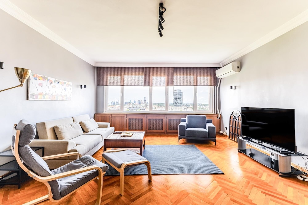 Apartment photo 1