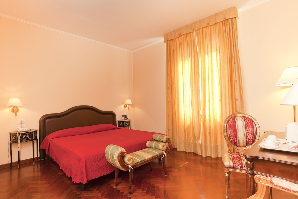 Superior Double Room Single Use photo 1