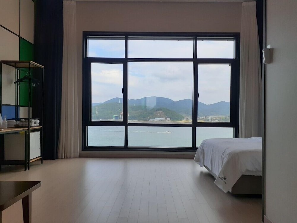 Royal Room, Ocean View - Photo 2