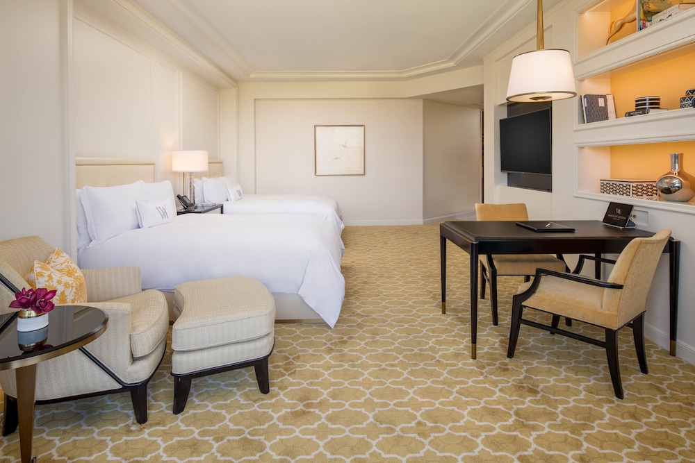 Junior Suite, 2 Queen Beds, Accessible (Beverly Hills, Hearing)