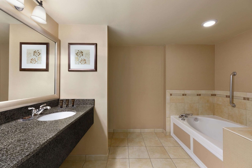 Superior Suite, 1 Bedroom, Non Smoking - Photo 3