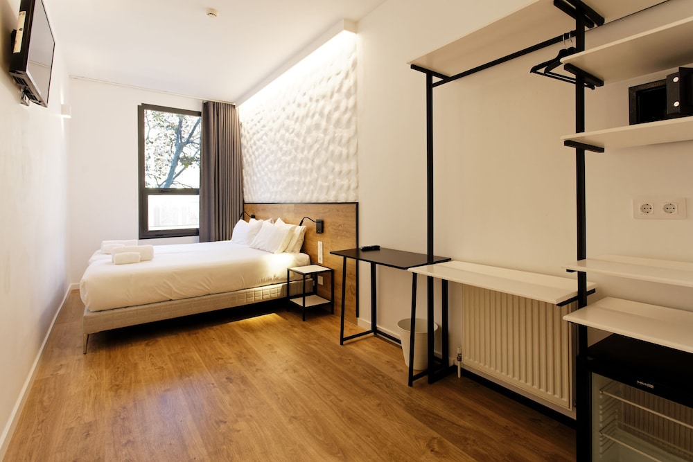 Standard Twin Room, City View photo 3