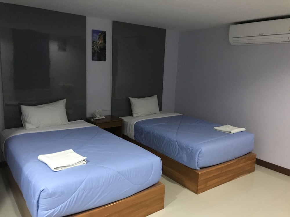 Standard Twin Room photo 2