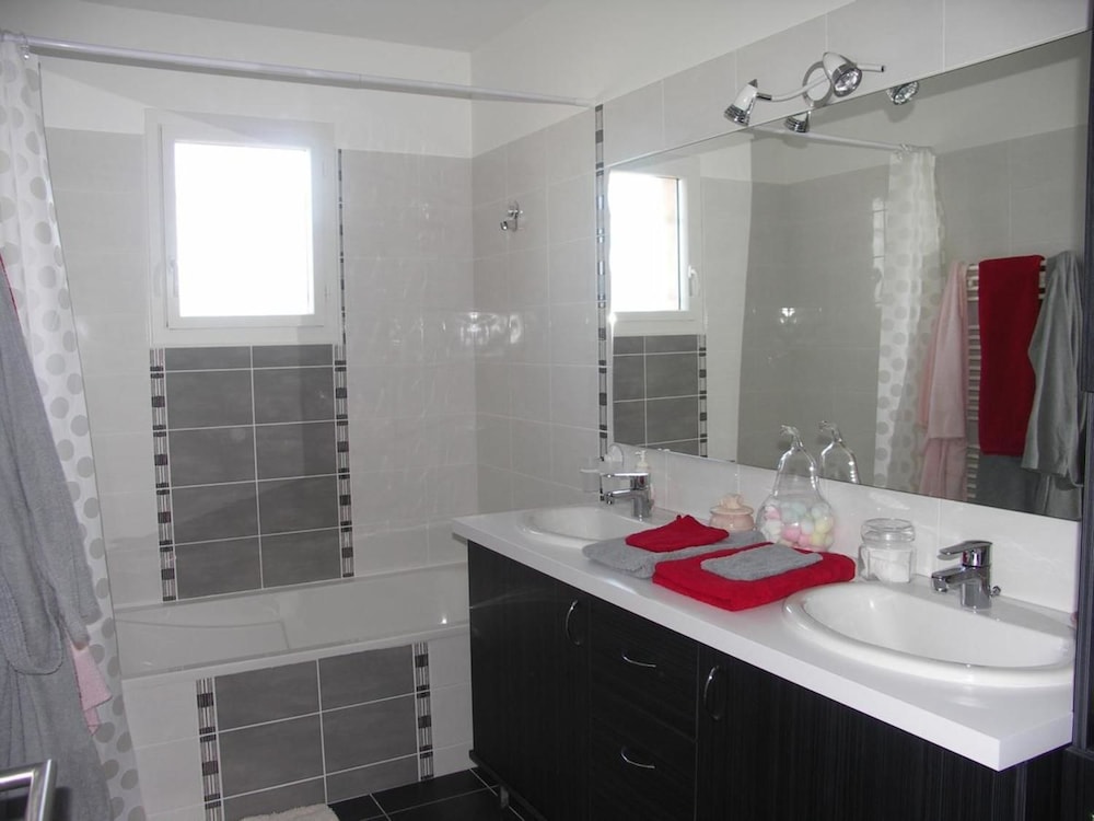 Comfort Suite, 2 Bedrooms, Non Smoking photo 2