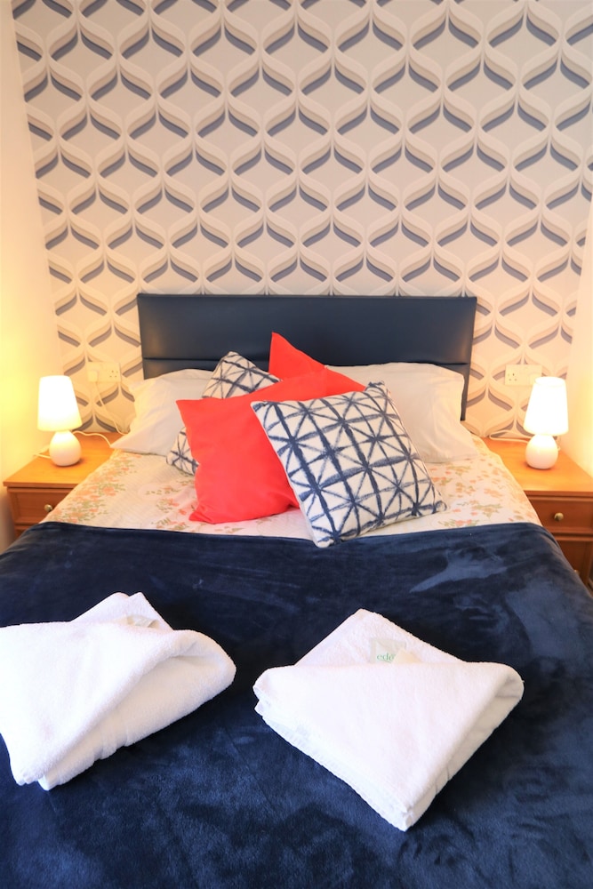 Standard Double Room, Ensuite, City View