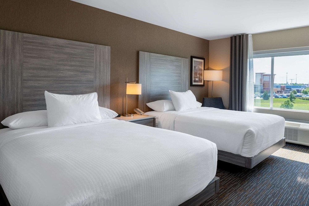 Standard Room, 2 Queen Beds, Non Smoking (Not Pet-Friendly) - Photo 1