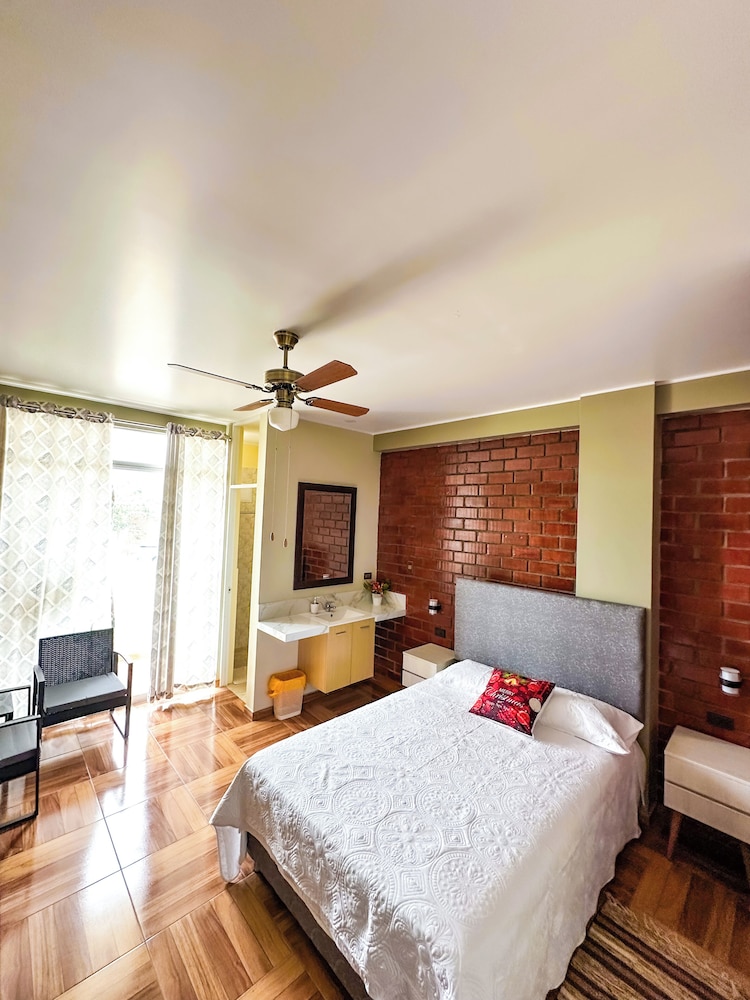Traditional Room photo 2