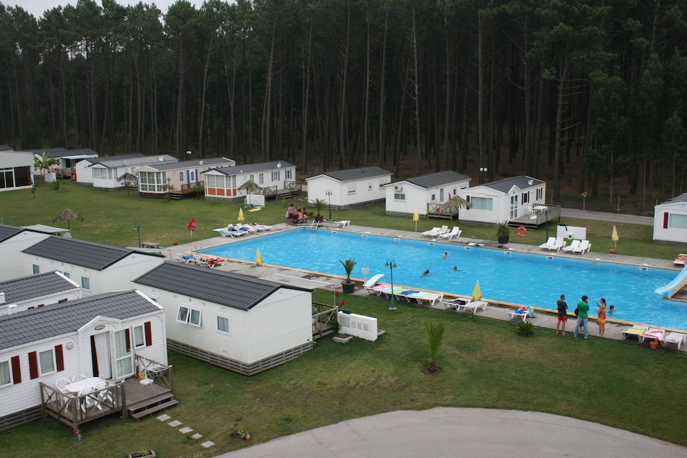 Bungalow, 3 Bedrooms, Terrace, Garden View photo 2