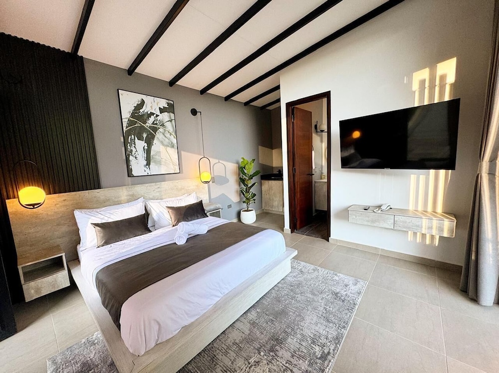 Deluxe Suite, Lake View photo 3