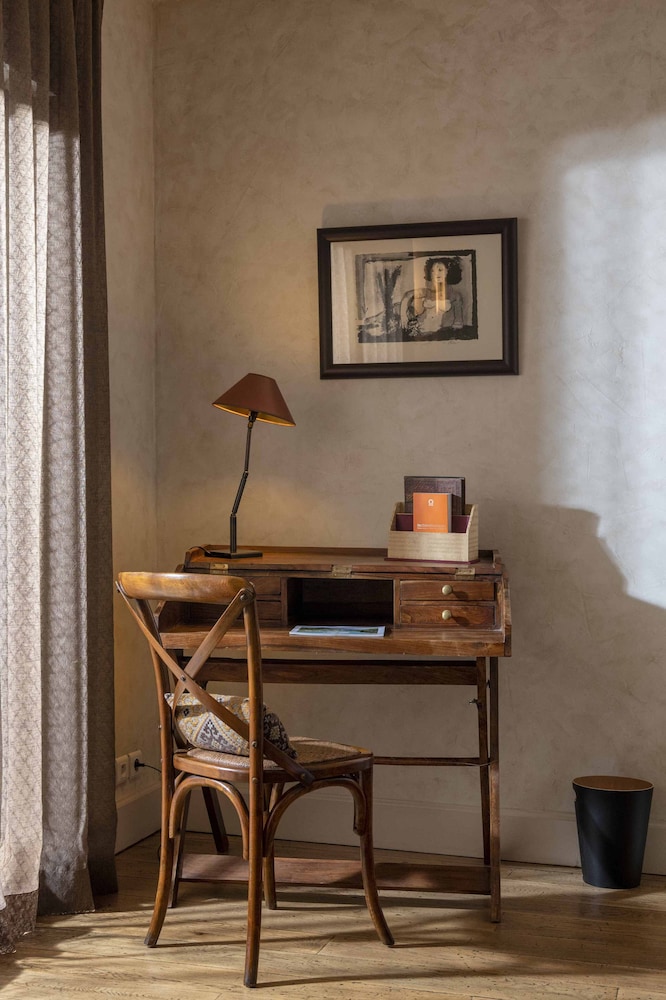 Suite - Photo 3