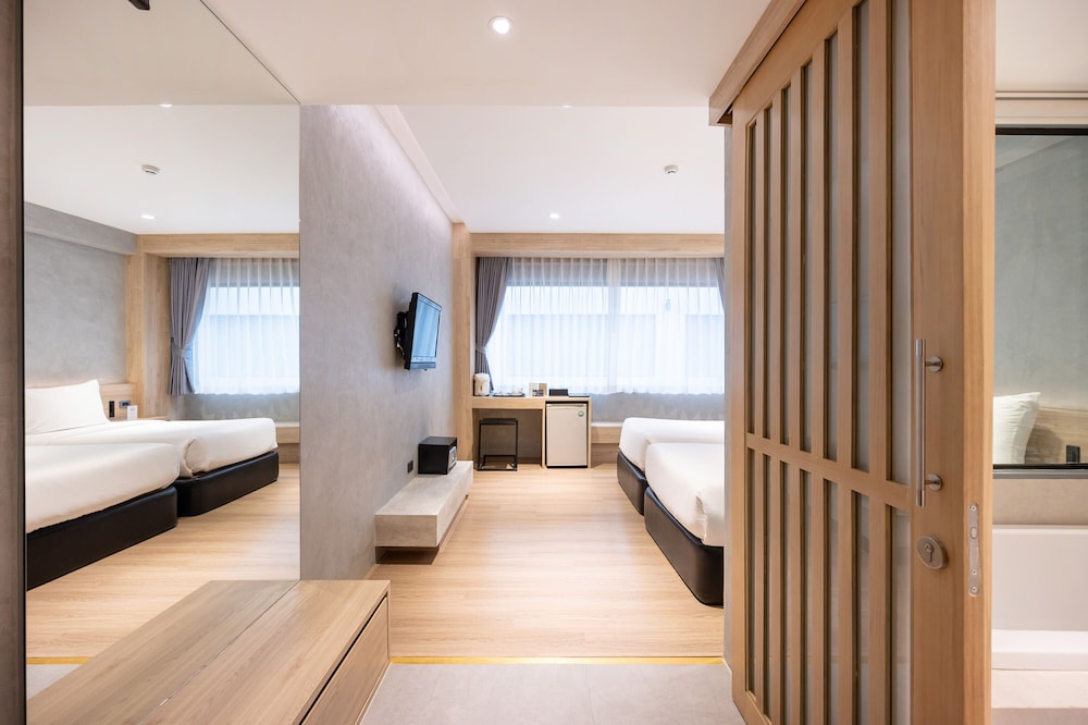 Superior Twin Room photo 3