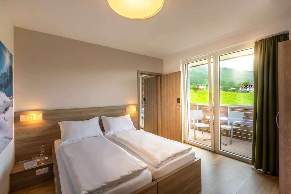 Standard Double Room, 2 Twin Beds, Accessible, Balcony photo 1