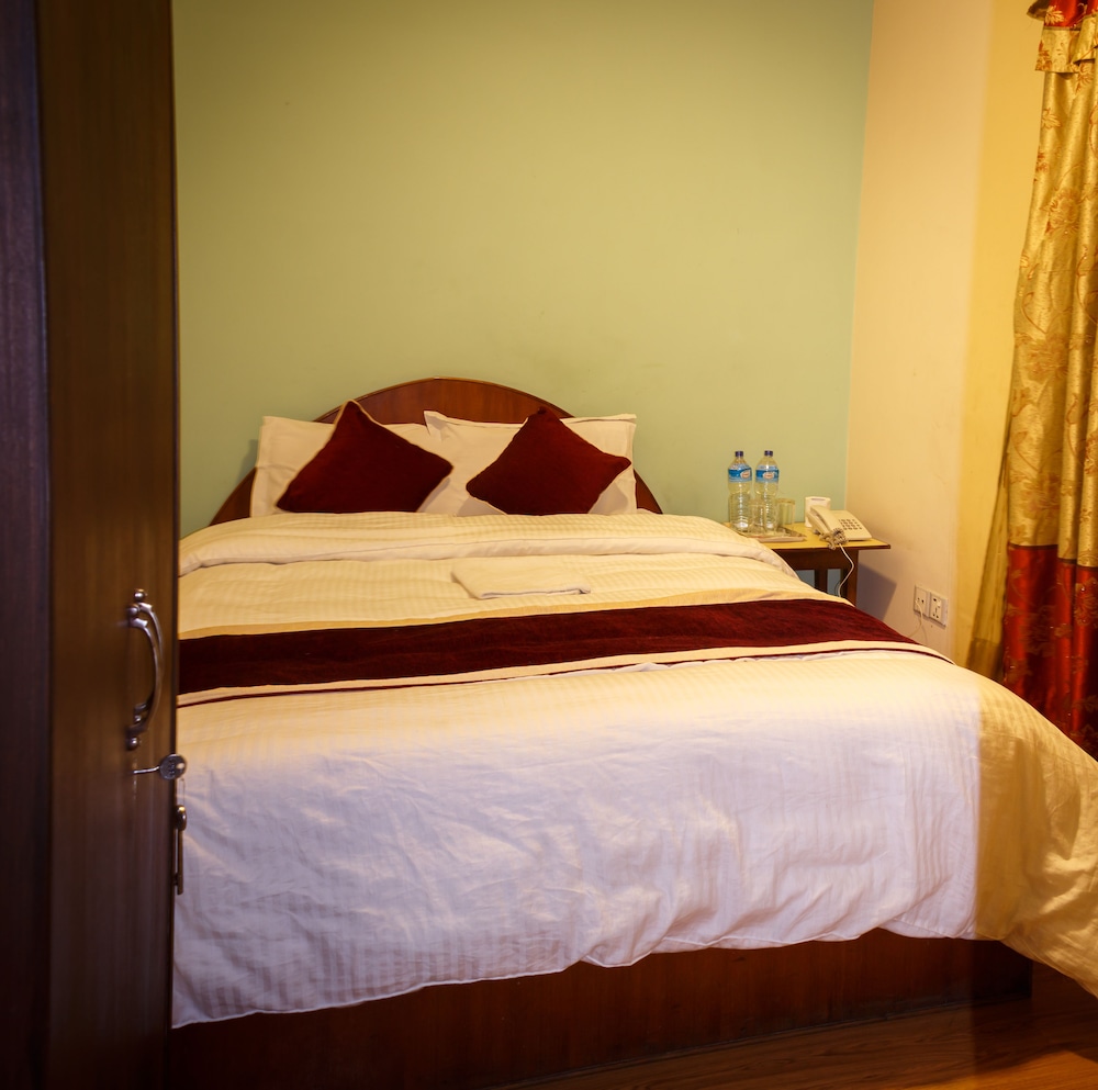Standard Double Room, 1 Queen Bed, Non Smoking, City View