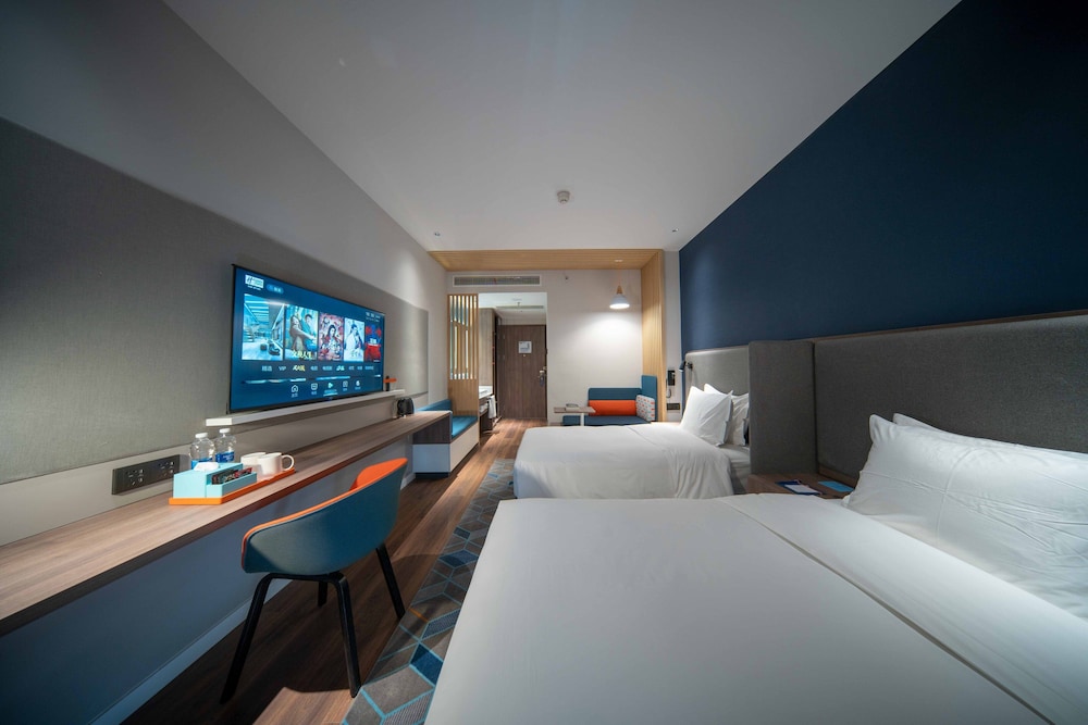 Standard Room, 2 Twin Beds (Stocked Minibar) photo 2