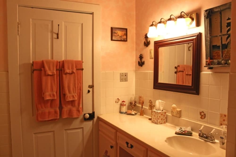 Room, Private Bathroom (Canopy Suite) photo 2