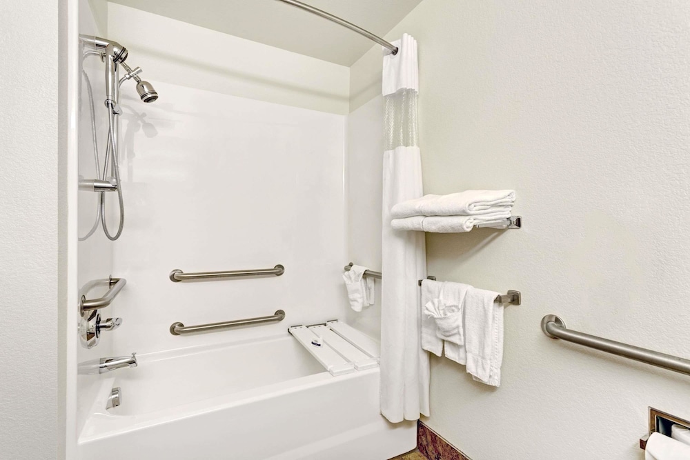 Room, Accessible - Photo 2