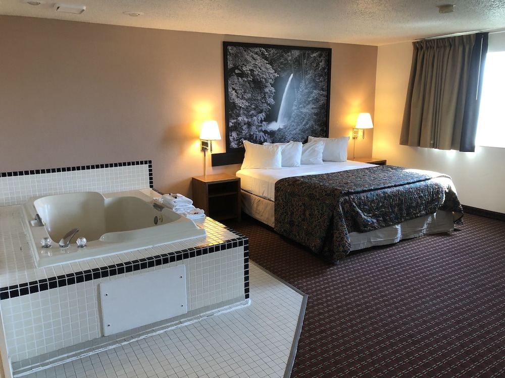 Deluxe Studio Suite, 1 King Bed, Non Smoking - Photo 7