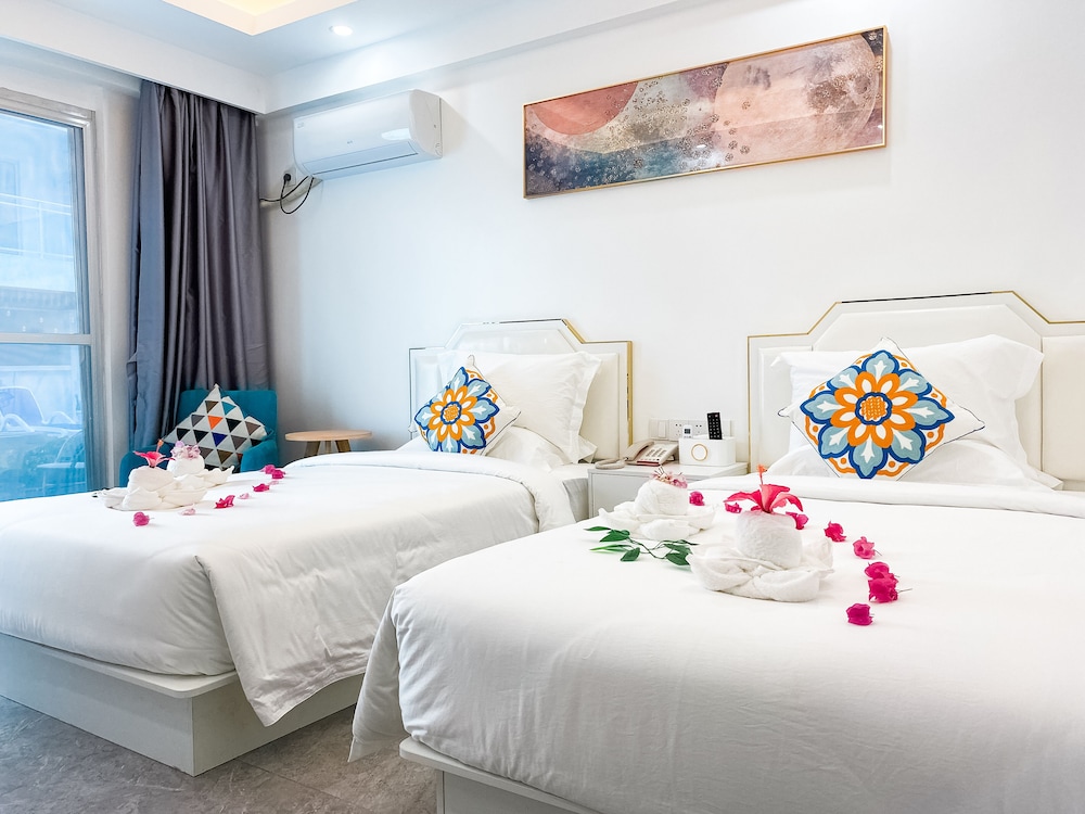 Deluxe Room, Pool Access - Photo 13