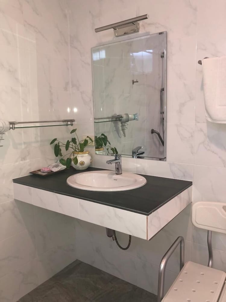 Studio Suite, Accessible photo 2