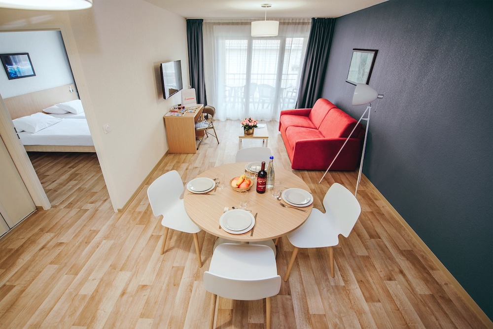 Apartment, 2 Bedrooms - Photo 5