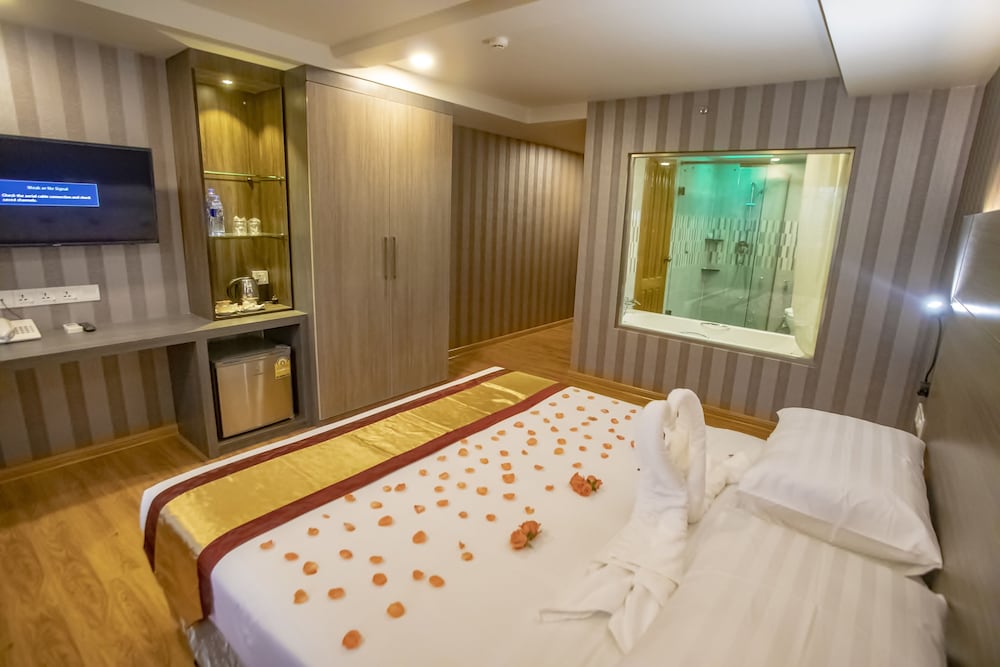 Premier Deluxe Room - Photo 7
