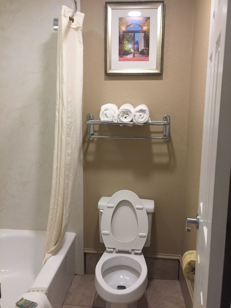 Standard Room, 2 Double Beds, Accessible, Refrigerator & Microwave (Exterior Access) photo 2
