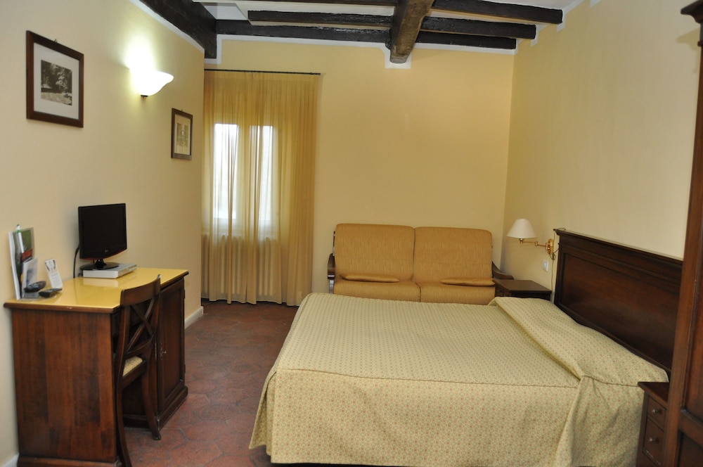 Traditional Double or Twin Room photo 2