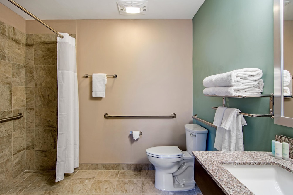 Suite, Multiple Beds, Non Smoking - Photo 6