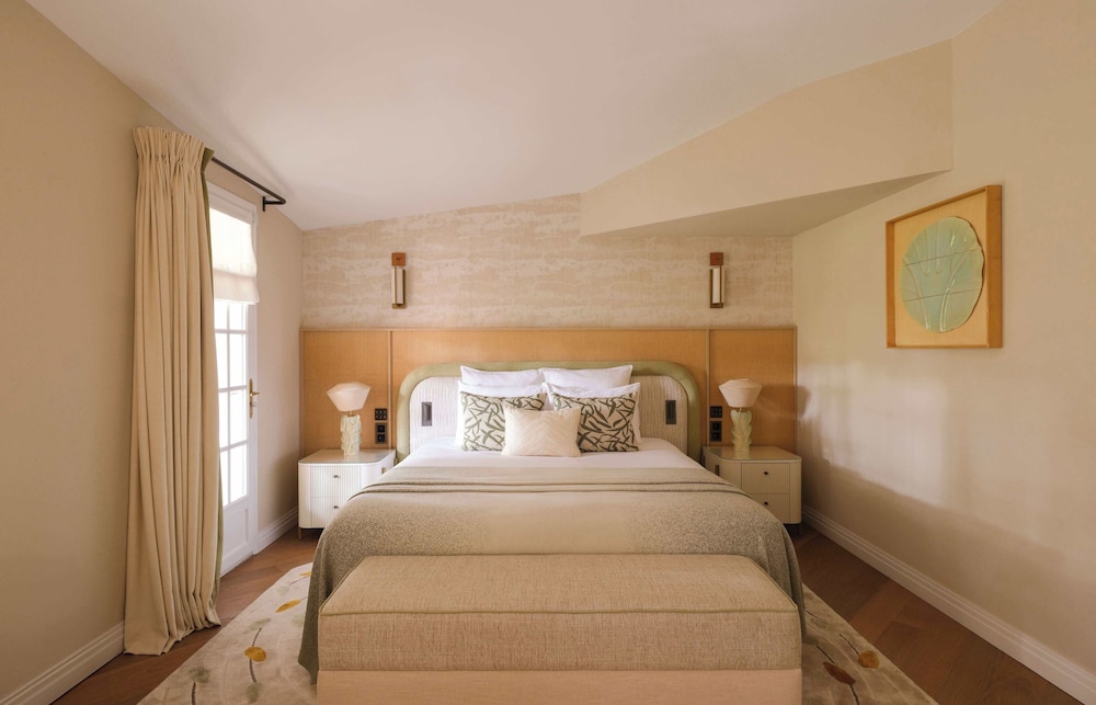 Deluxe Room - Photo 2