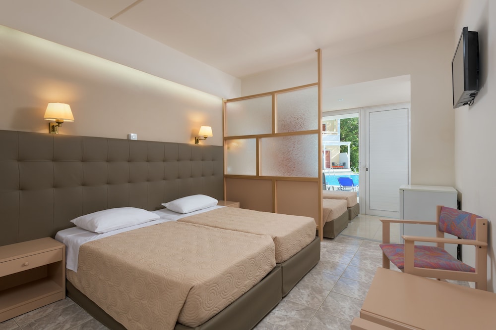 Family Room, Balcony
