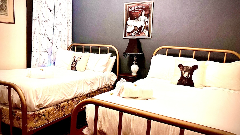 Classic Double Room, 2 Double Beds photo 2
