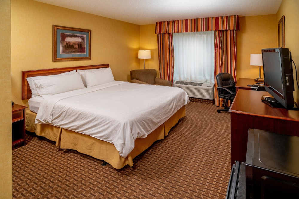 Standard Room, 1 King Bed (Wet Bar) - Photo 1