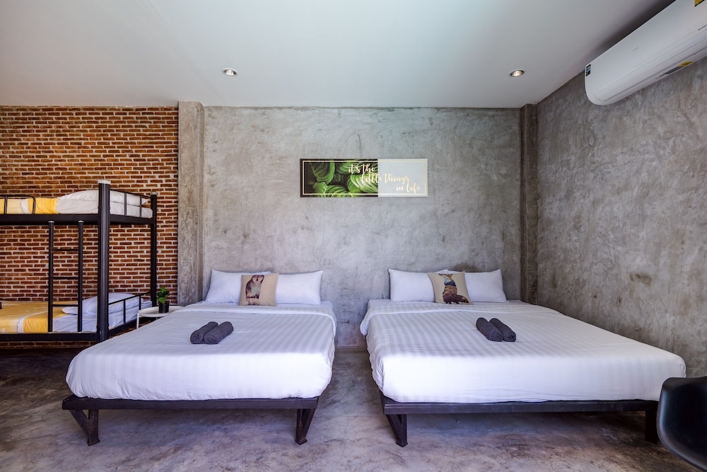 Three-Bedroom Villa - Photo 8