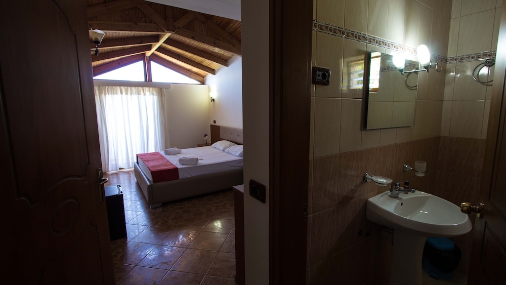 Double Room, Partial Sea View photo 3