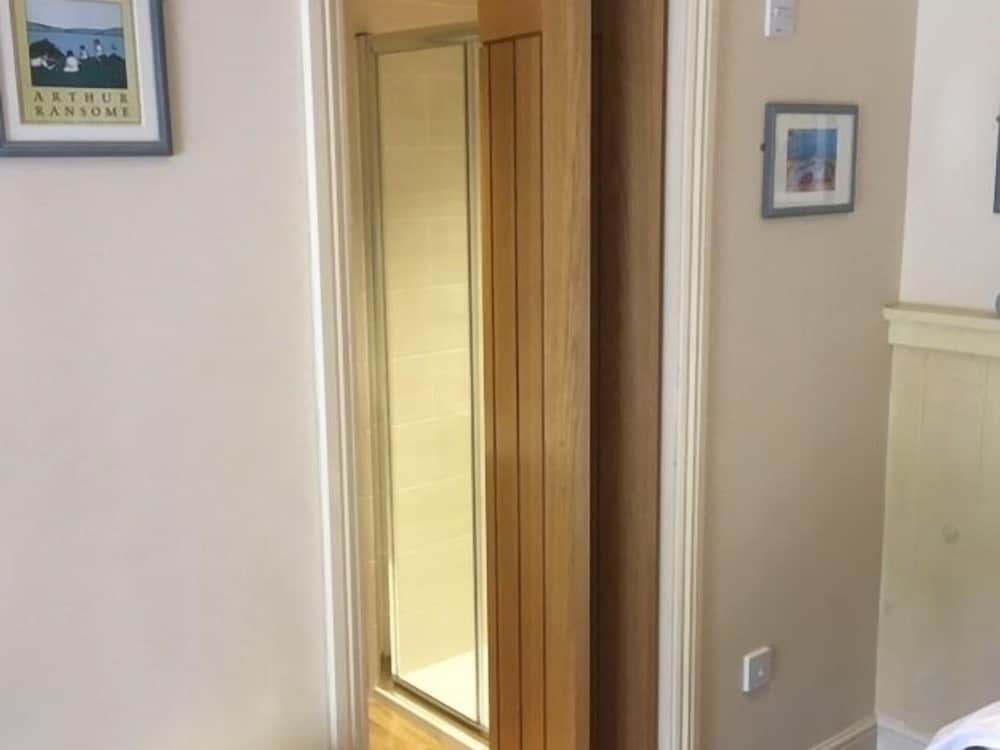 Premium Suite, Ensuite (Swallows & Amazons) photo 2