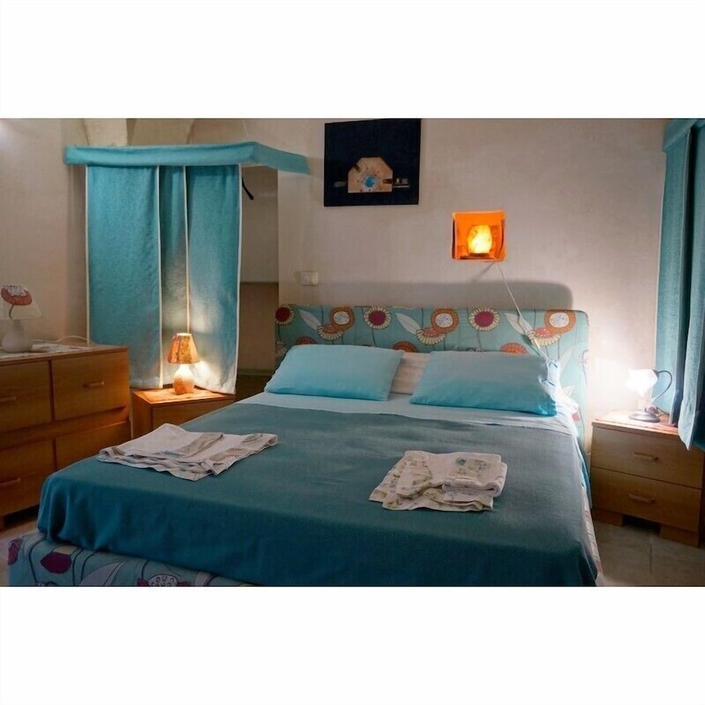 Double Room, 1 Queen Bed, Ground Floor photo 2