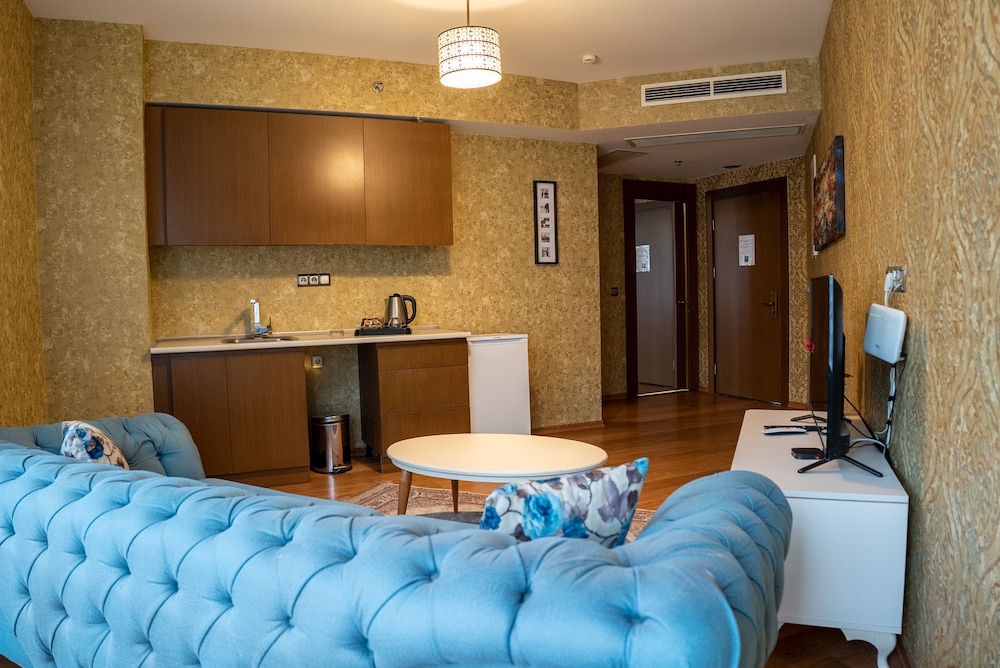 Standard Suite, 1 Queen Bed with Sofa bed photo 2