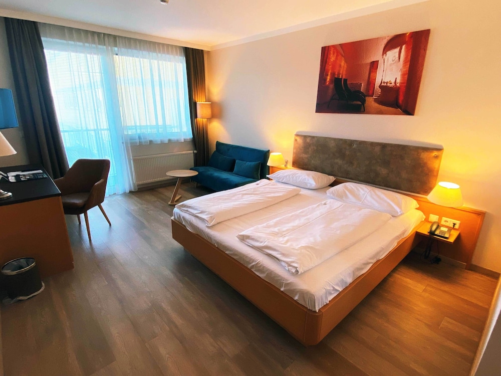 Double Room (Business+) - Photo 5