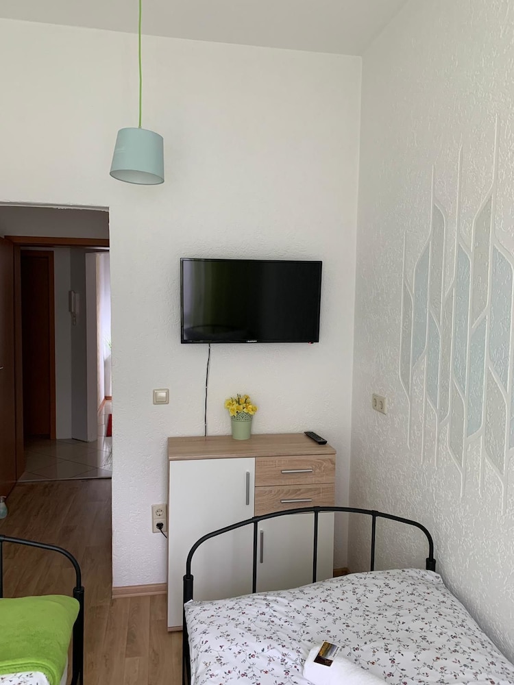 Twin Room (7 - no shower) photo 2