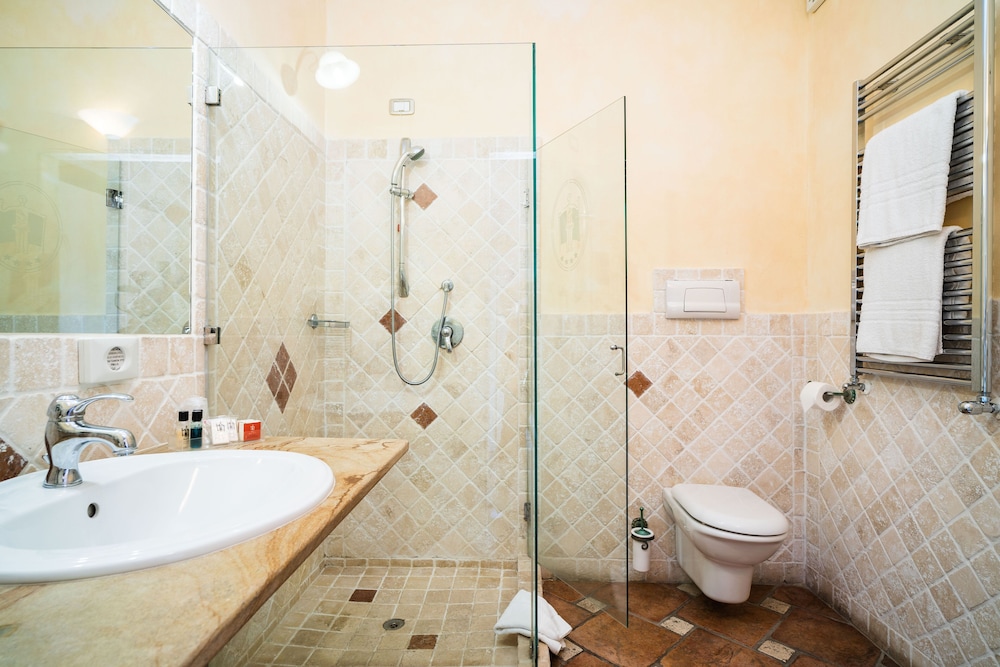 Standard Triple Room - Photo 5