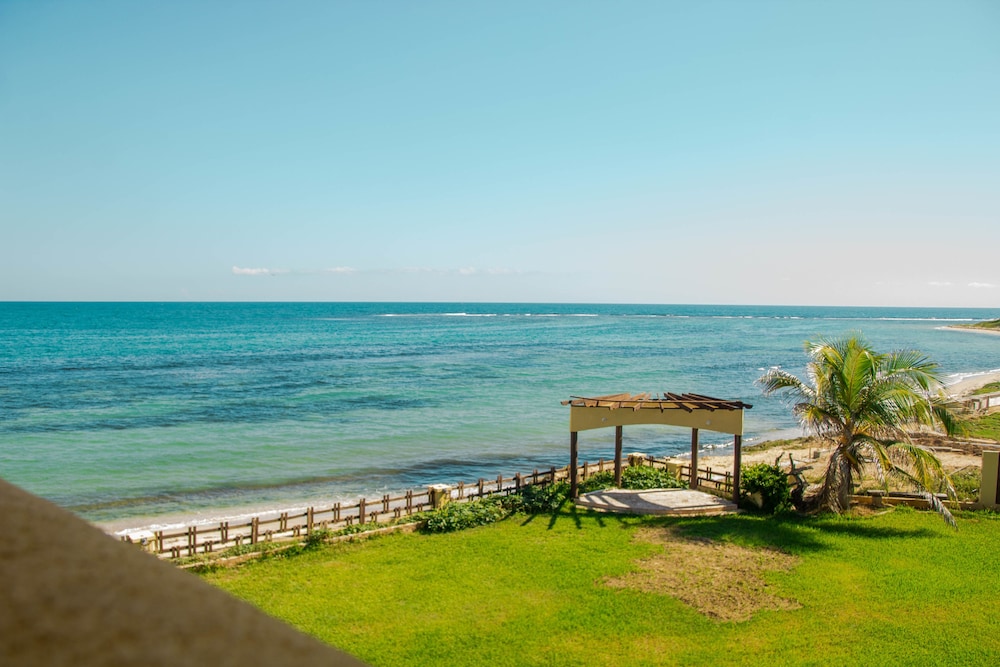 Villa, 4 Bedrooms (Beach Front White Sand Villa 4BD) photo 2