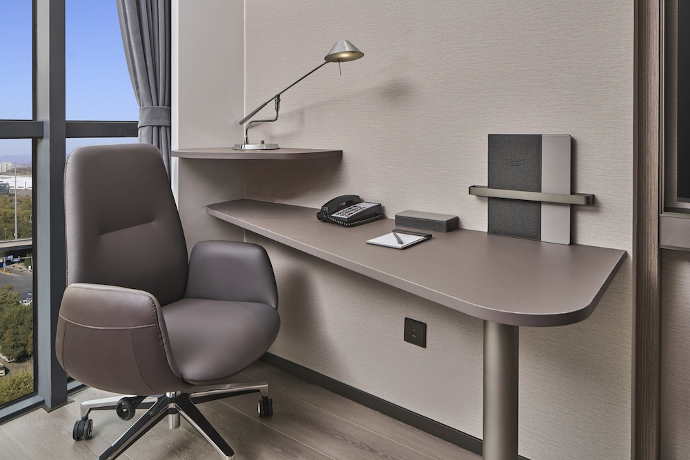 Premium Room, 2 Twin Beds (Lounge Access) - Photo 1