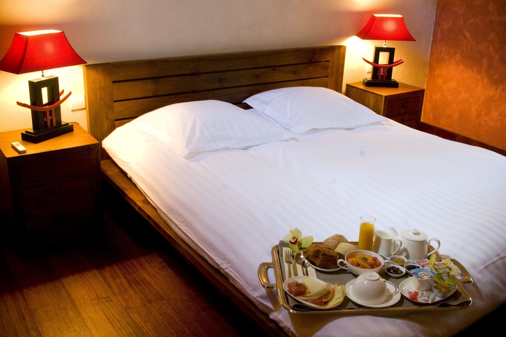 Classic Double Room Single Use photo 3