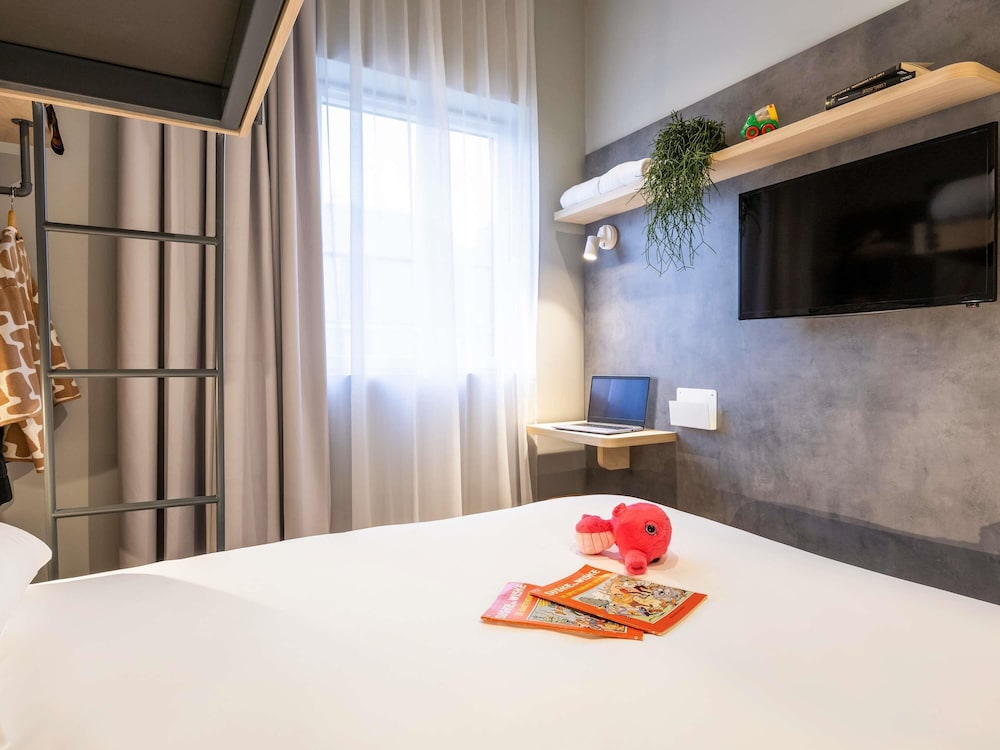 Standard Room, Multiple Beds photo 3