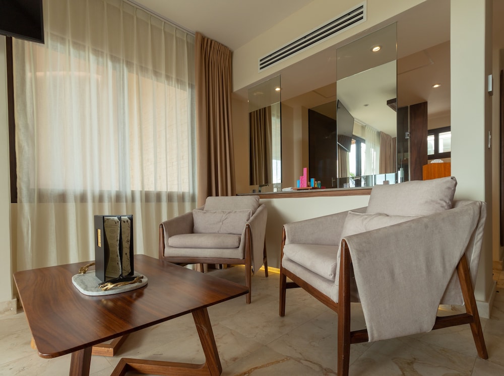 In Love Suite 1 King Bed With Terrace And Jacuzzi