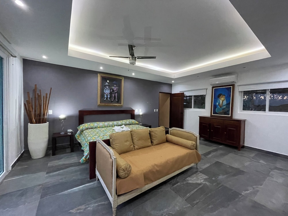 Deluxe Suite, Lake View