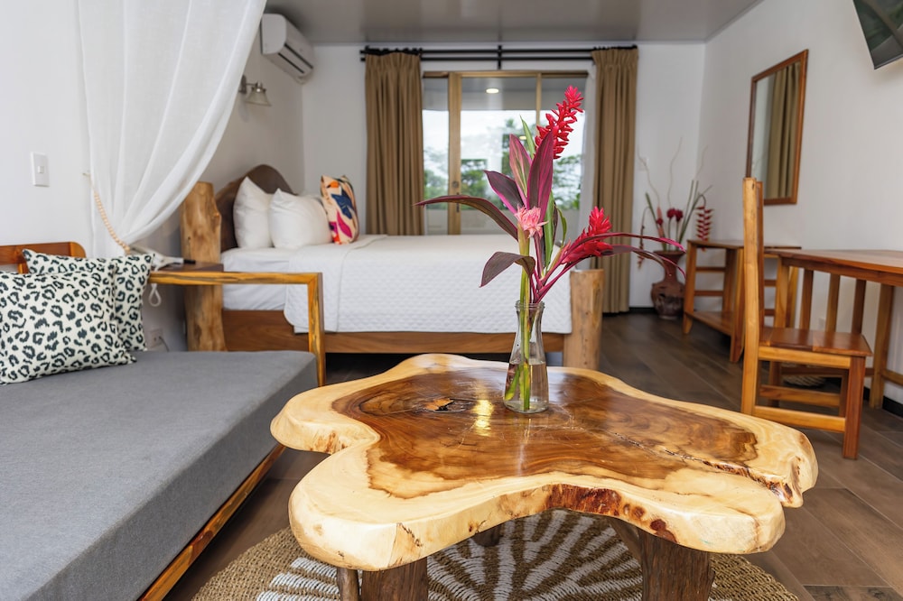 Deluxe King Suite