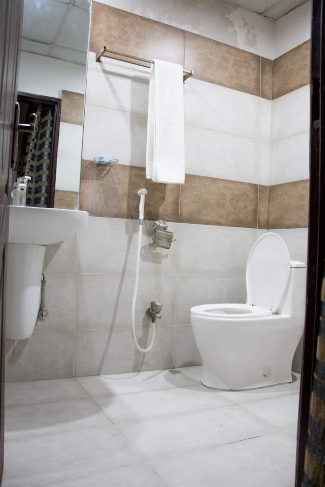 Standard Suite - Photo 2