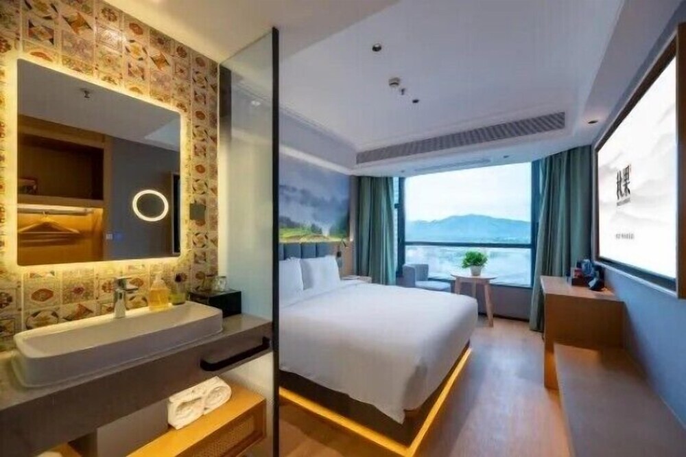 Luxury Single Room, City View