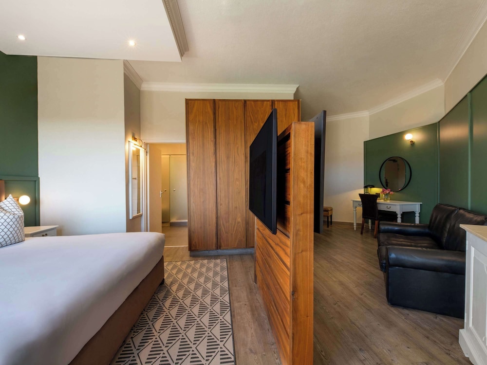 Deluxe Room, 1 King Bed - Photo 1